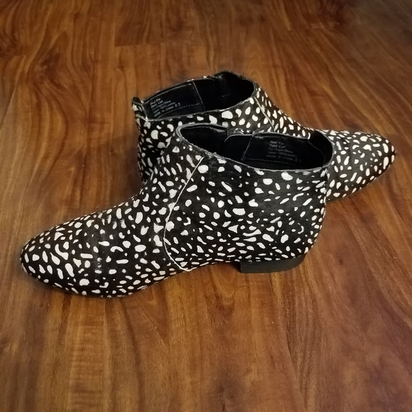 DV Dolce Vita Calf Fur Brown 8.5 Booties - Picture 2 of 5